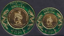 BHUTAN & LAOS, 16 meist vergoldete Briefmarken mit "Donner-Drachen ...