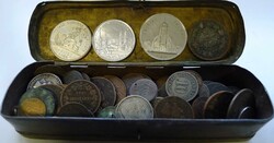 1862-1940, Kleine Messingbox mit alten, zirkulierten Kursmünzen ...