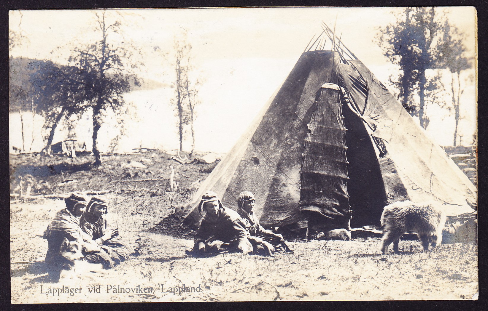 1925 Foto AK: Lappläg, Lappland. Samen vor Zelt.