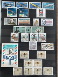 Material filatélico – Lote com 13 álbuns Lindner com caixas ...