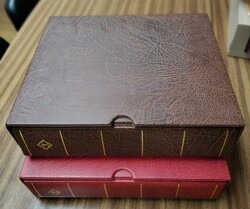 Material filatélico * Lote com dois arquivadores Leuchtturn uma de ...