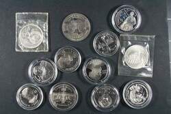 SOWJETUNION, Schatulle mit ca. 2,6 Kg. Sondermünzen 1 und 5 Rubel, ...