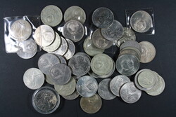 Zigarrenkiste mit 1 und 5 Rubel Stücken ca. 1,4 Kg., dabei ...