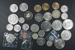 ca. 2,2 Kg. Münzen bis zum 1 Dollar Stück in Plastikeimer