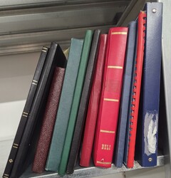 1870-1990env. Huit classeurs de VIGNETTES, principalement de France ...