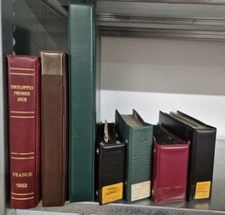 1812-1970, Cover lot with a couple hundred items in seven stockbook, ...