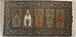 750: Carpets, Textiles